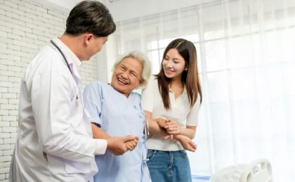 How Fall Detection Devices Support Seniors’ Recovery After Hospital Discharge